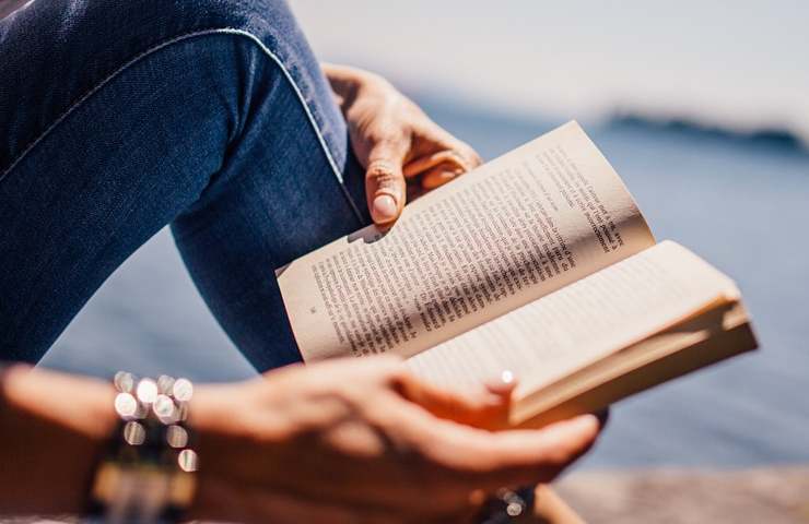 Leggere al sole attenzione