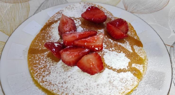 Pancake alle fragole morbidi