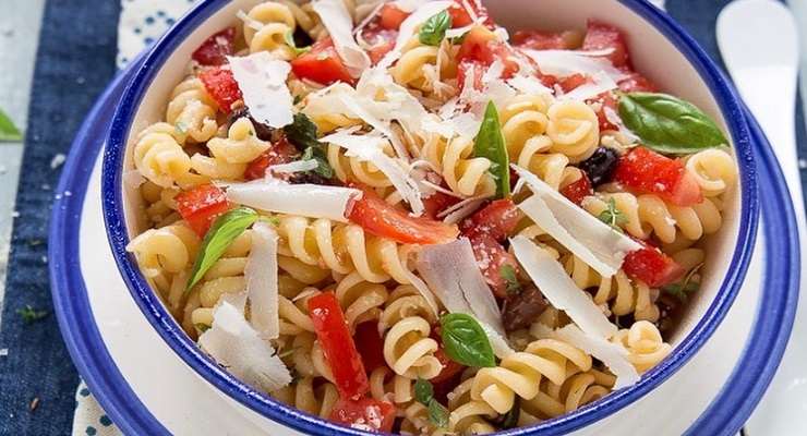 Pasta alla crudaiola piatto estivo