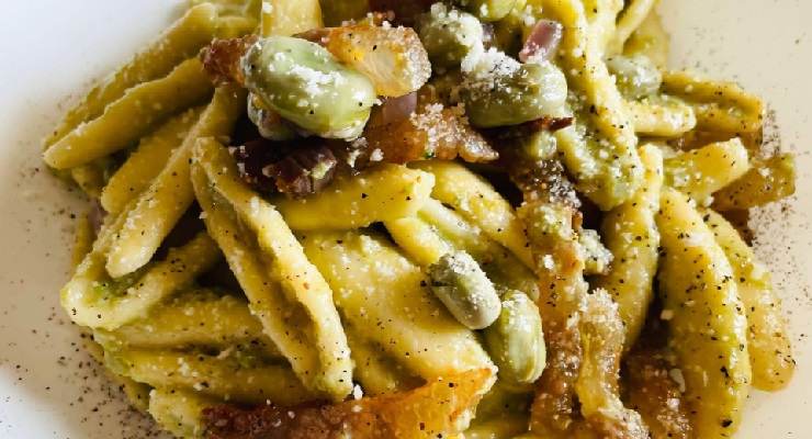 Pasta fave e guanciale saporita