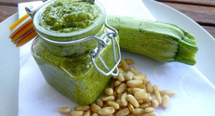 Pesto di zucchine veloce saporito