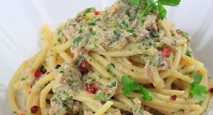 Spaghetti con limone e tonno