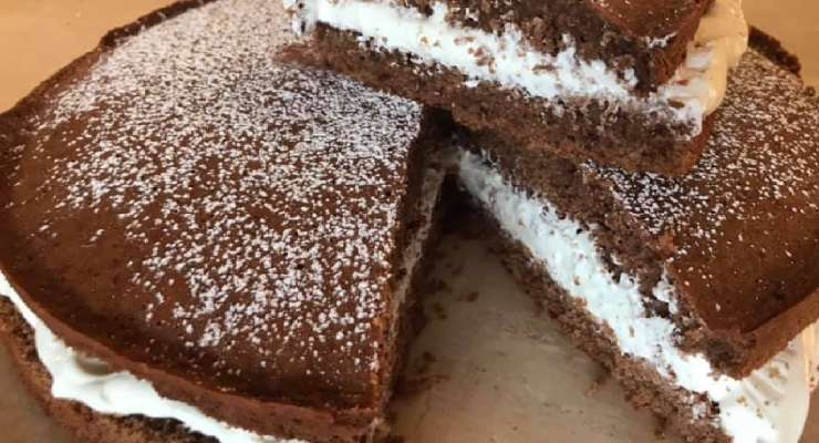 Torta al cacao con crema al latte light