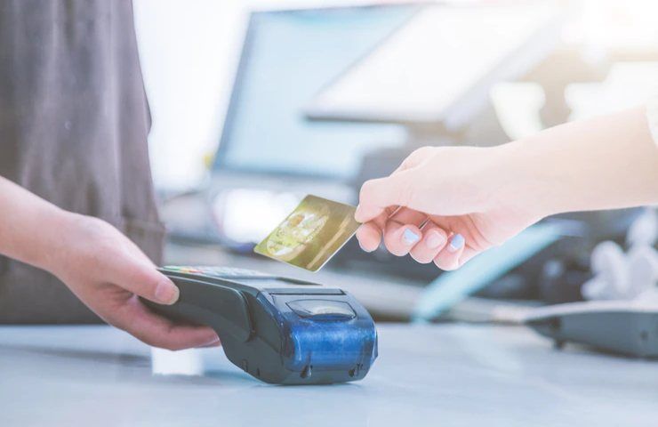 Un pagamento con Pos tramite carta di credito