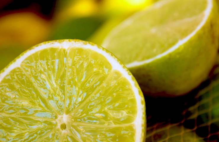 Limone su cuticole
