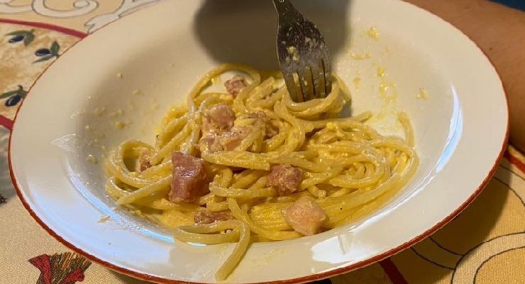 Carbonara con uova cotte