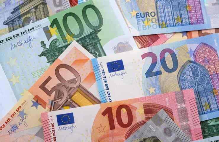 Diverse banconote in euro di vario taglio