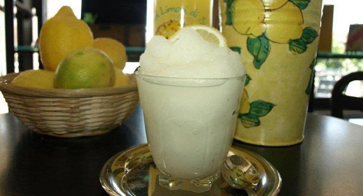 Granita al limone ricetta siciliana