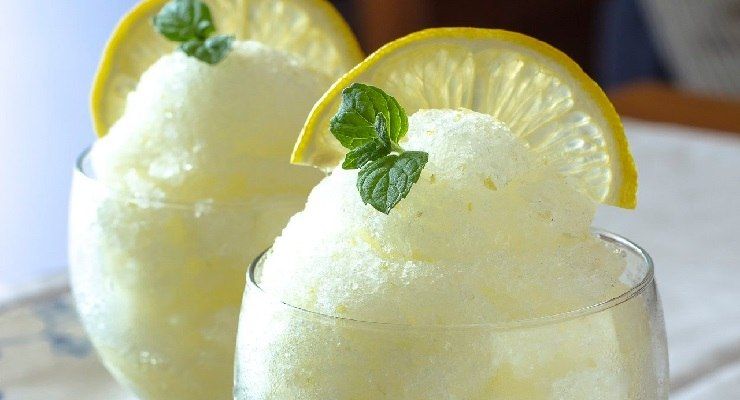 Granita al limone siciliana fatta in casa