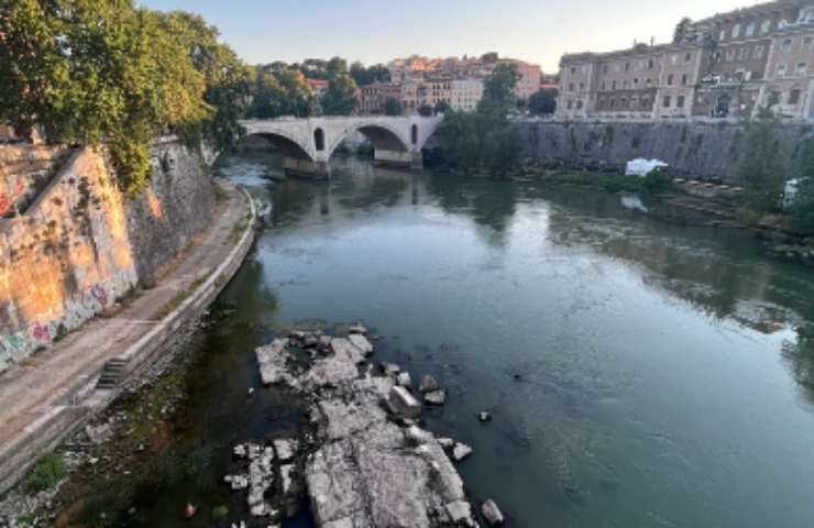 Il Tevere come appare in questi giorni