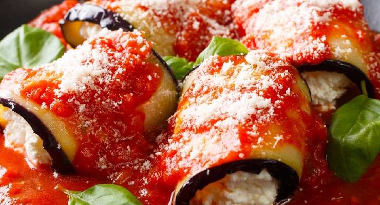 Involtini di melanzane al pomodoro leggeri