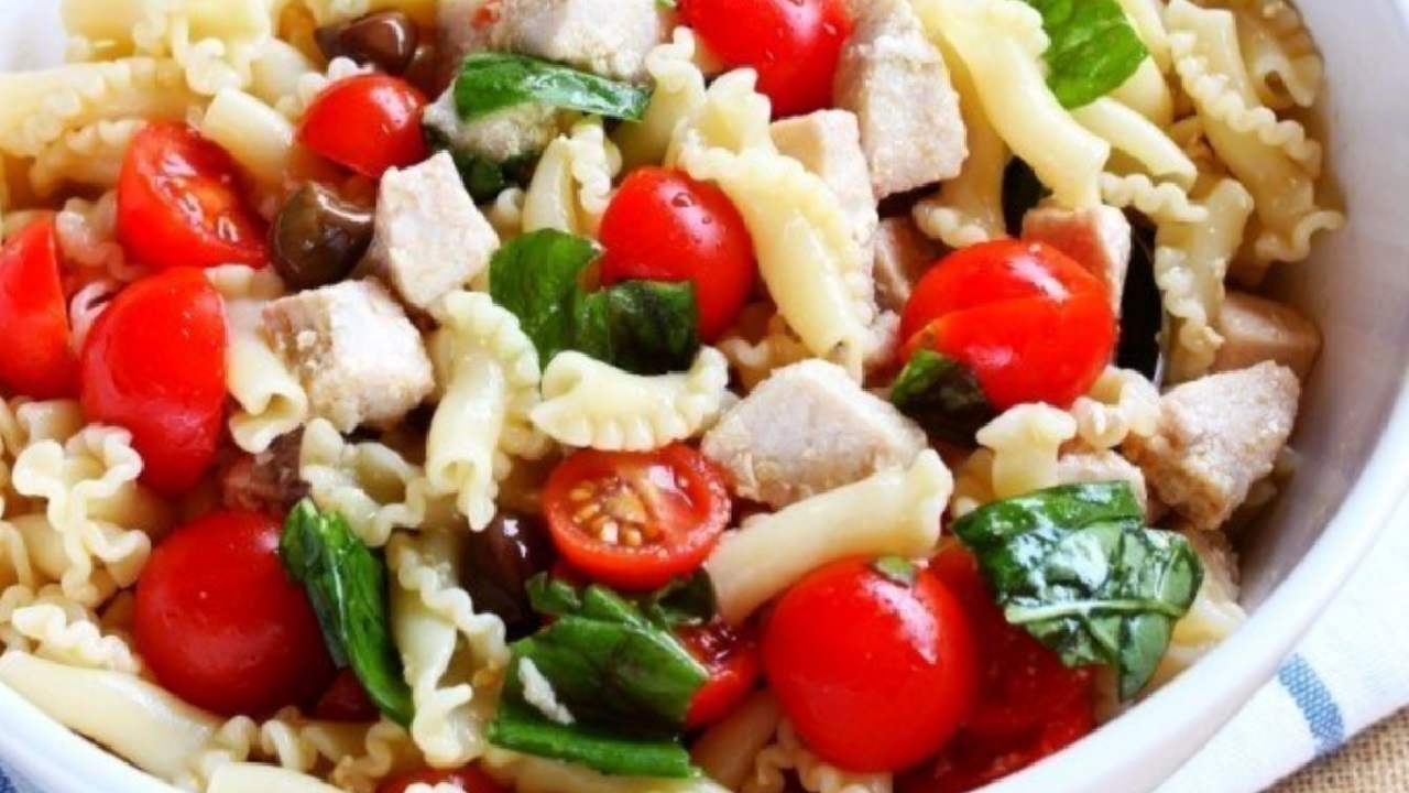 Pasta fredda di mare fresca e squisita