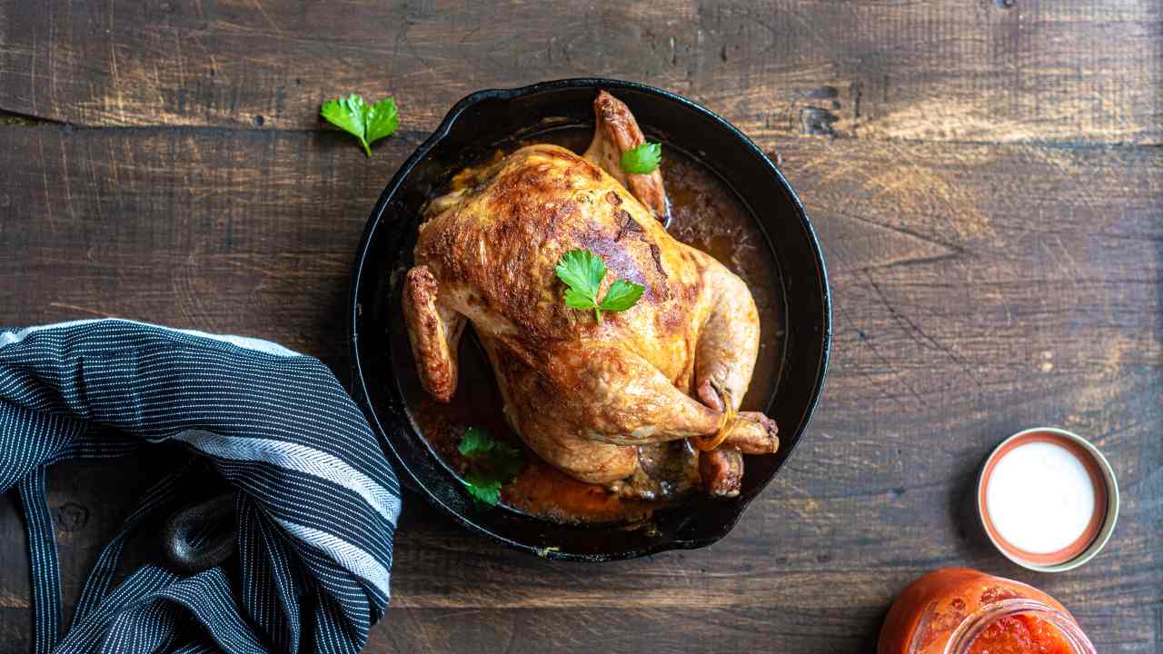 togliere pelle pollo