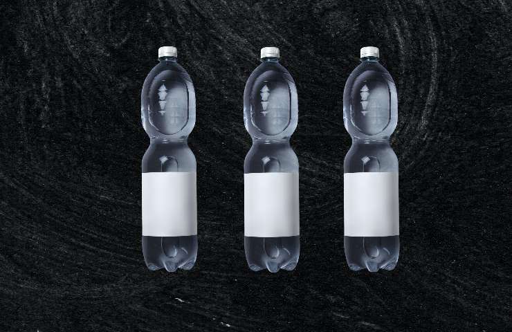 bottiglie acqua microplastiche