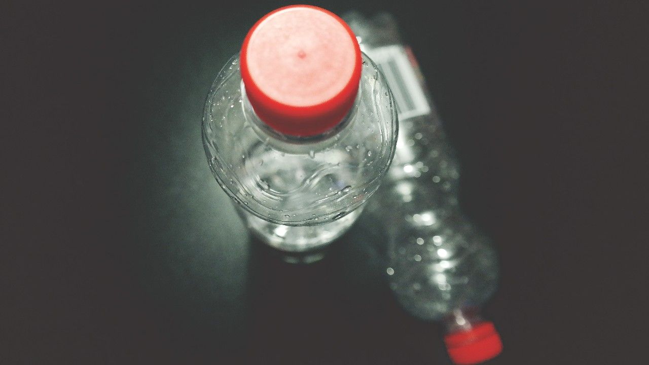 rischio tossine bottiglie acqua