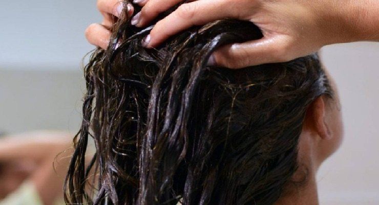 Shampoo con fondi di caffè