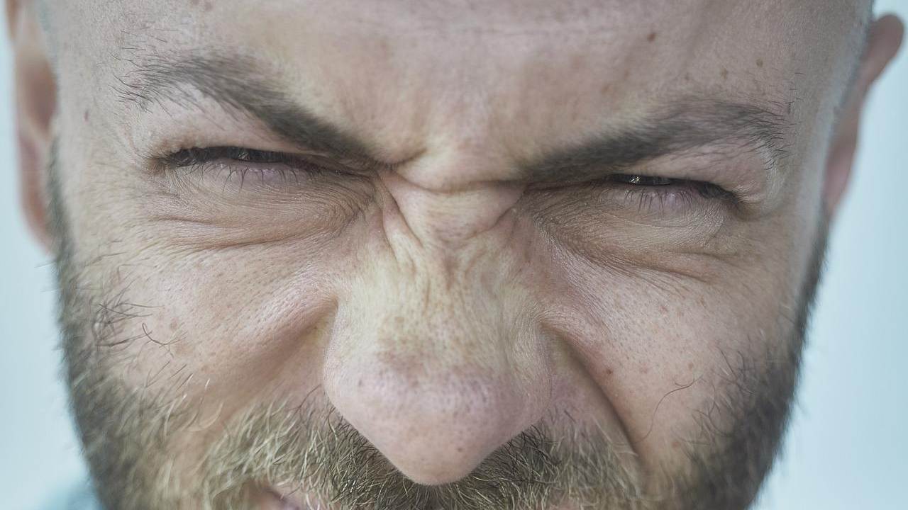 sintomi fotofobia occhi