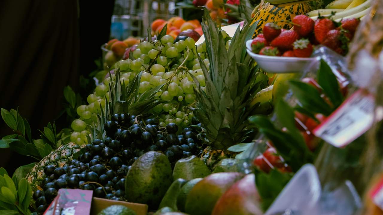 bufala lancio frutta auto