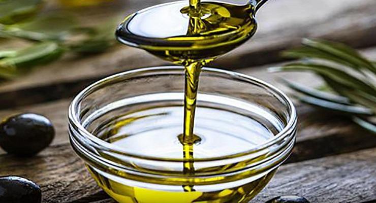 Olio di oliva per far sparire le rughe sul viso