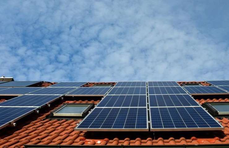 Pannelli solari installati su un tetto