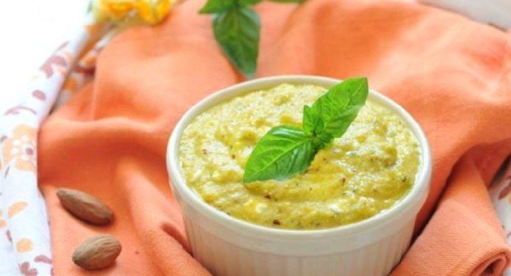 Pesto mandorle e fiori di zucca