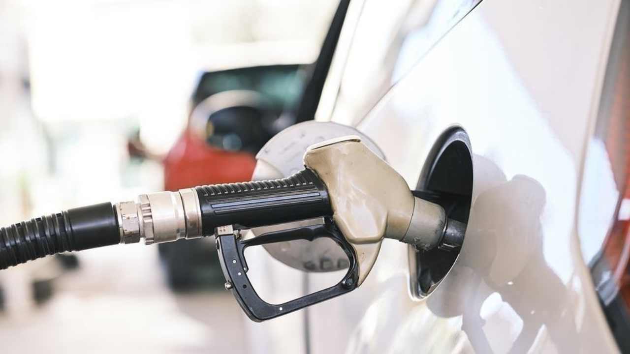 caro carburanti alternative accise prezzo benzina