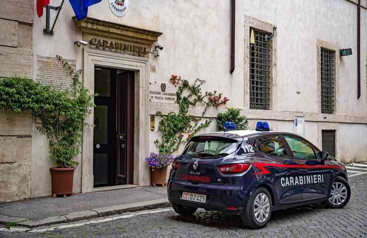 Un'auto dei carabinieri