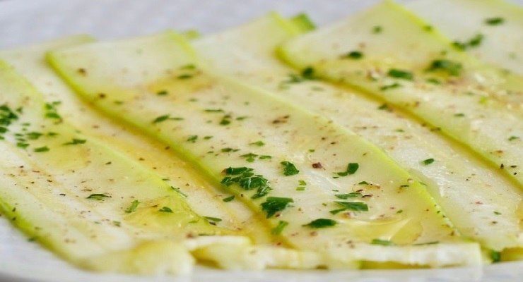 Zucchine marinate con aceto contorno sfizioso