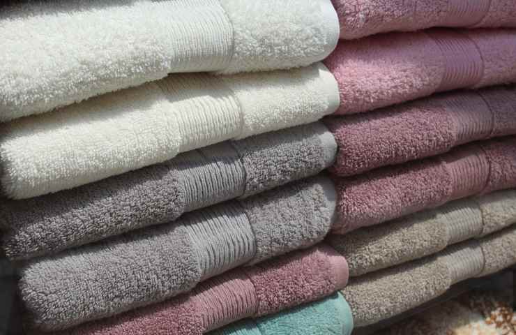 Alcuni asciugamani tenuti in ordine