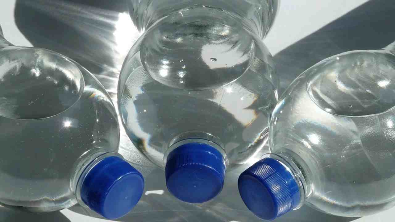 acqua minerale contaminata Guizza richiamo alimentare