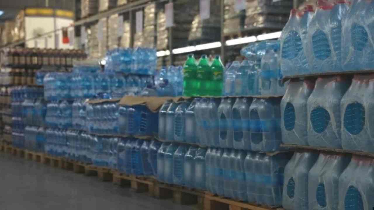 acqua minerale frizzante problemi produzione non si trova