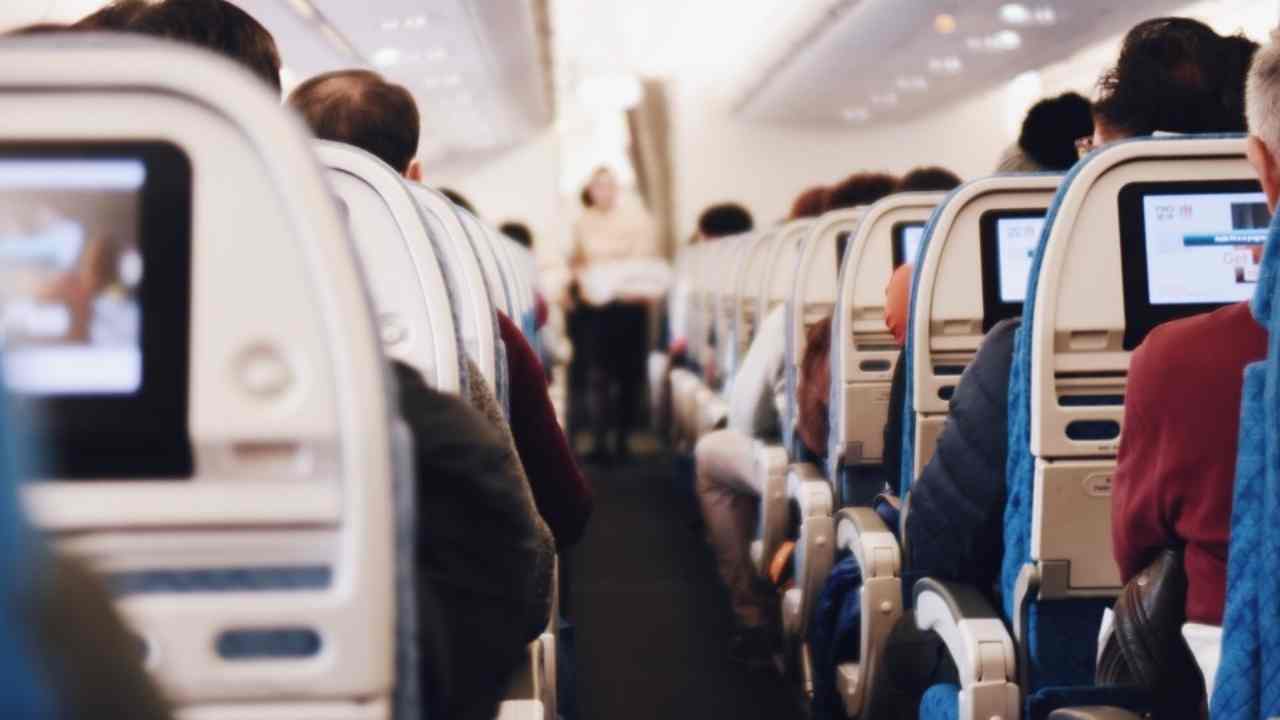 cosa indossare in aereo abbigliamento