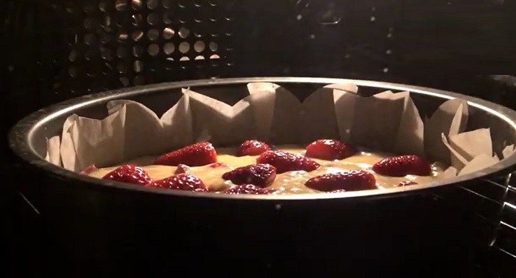 Pandolce alle fragole 190 calorie