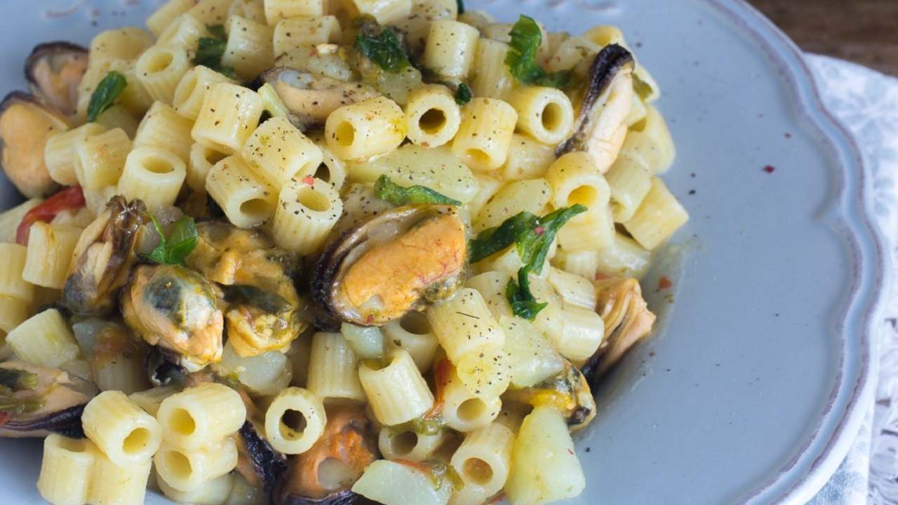 Pasta cozze e patate saporita