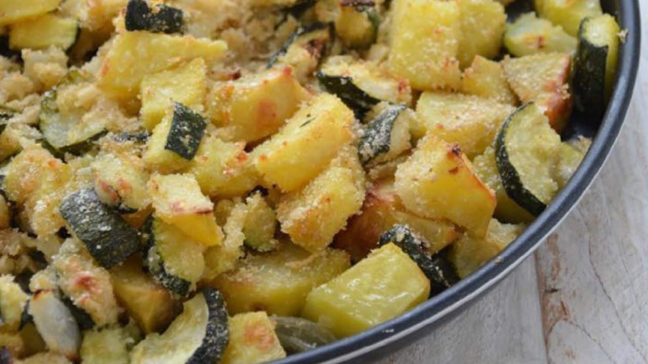 Patate e zucchine al forno contorno saporito