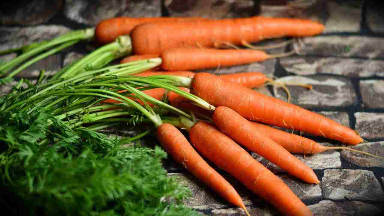 mangiare carote controindicazioni eliminare buccia
