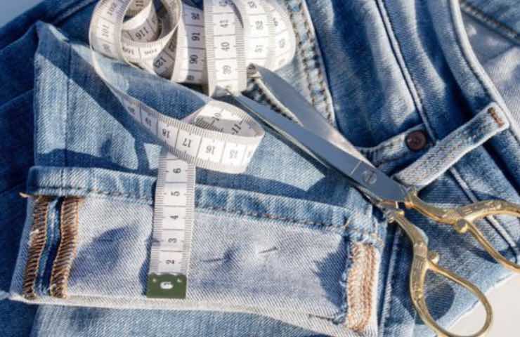 tagliare jeans