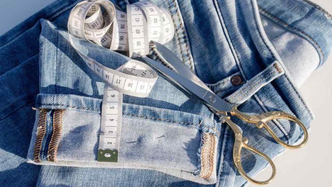 accorciare jeans
