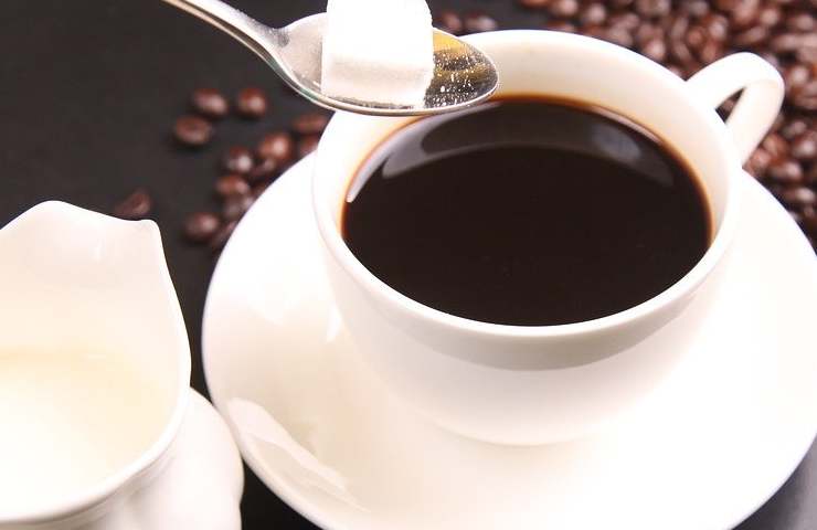 Caffè e zucchero da evitare pressione
