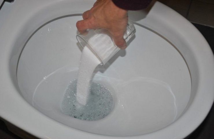 Farina pulizia wc procedimento 