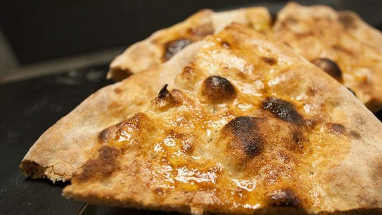 Focaccia croccante leggera e veloce