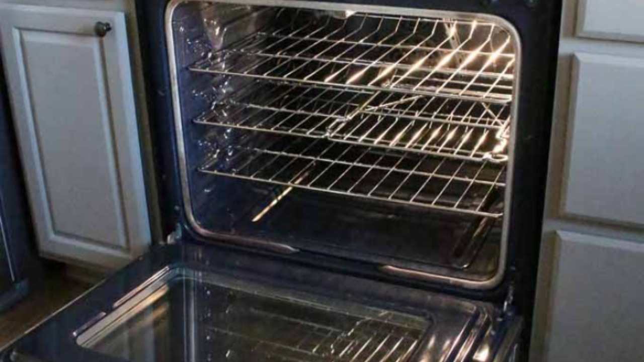 Perché è importante la posizione delle griglie nel forno