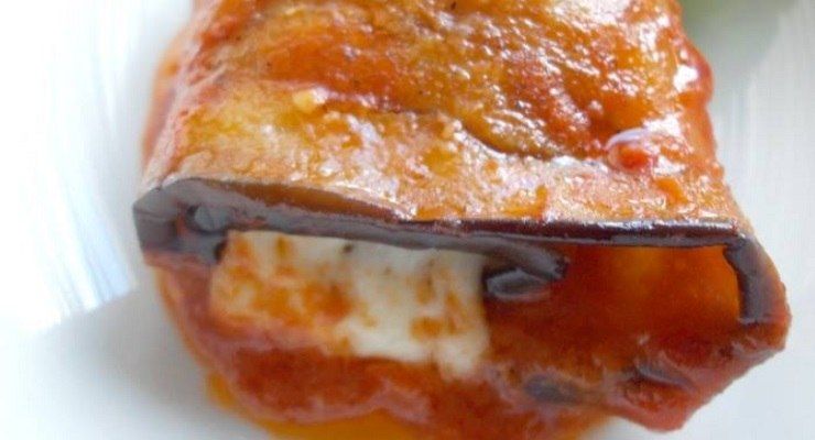 Involtini di melanzane al sugo