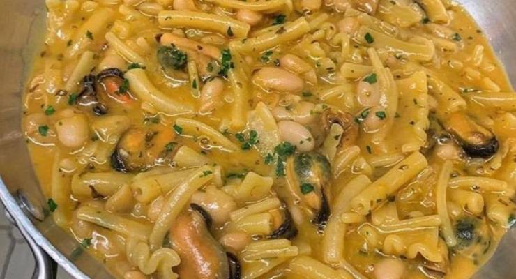 Pasta cozze e fagioli