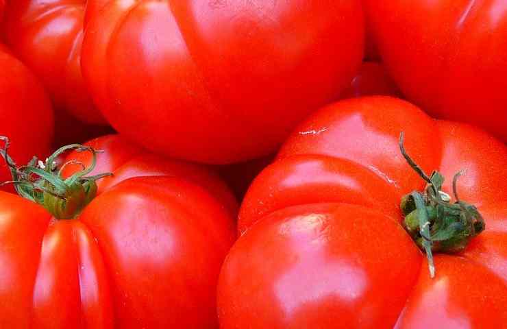 Pomodori rossi conservazione trucchi