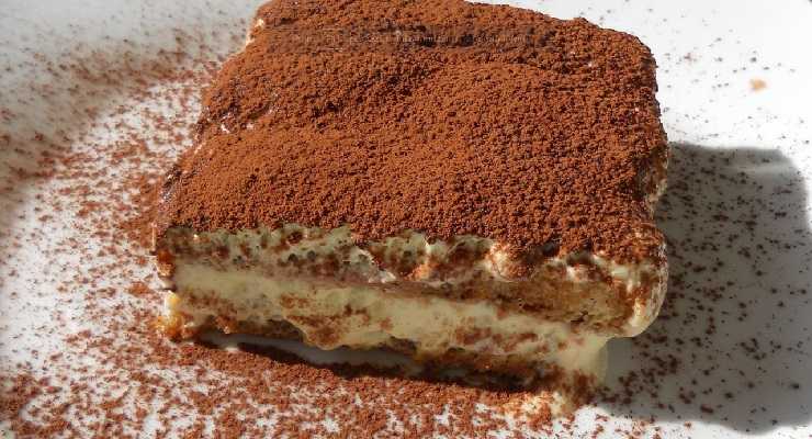 Tiramisù senza caffè goloso per bambini