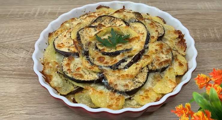 Torta di melanzane e patate al forno light e saporita