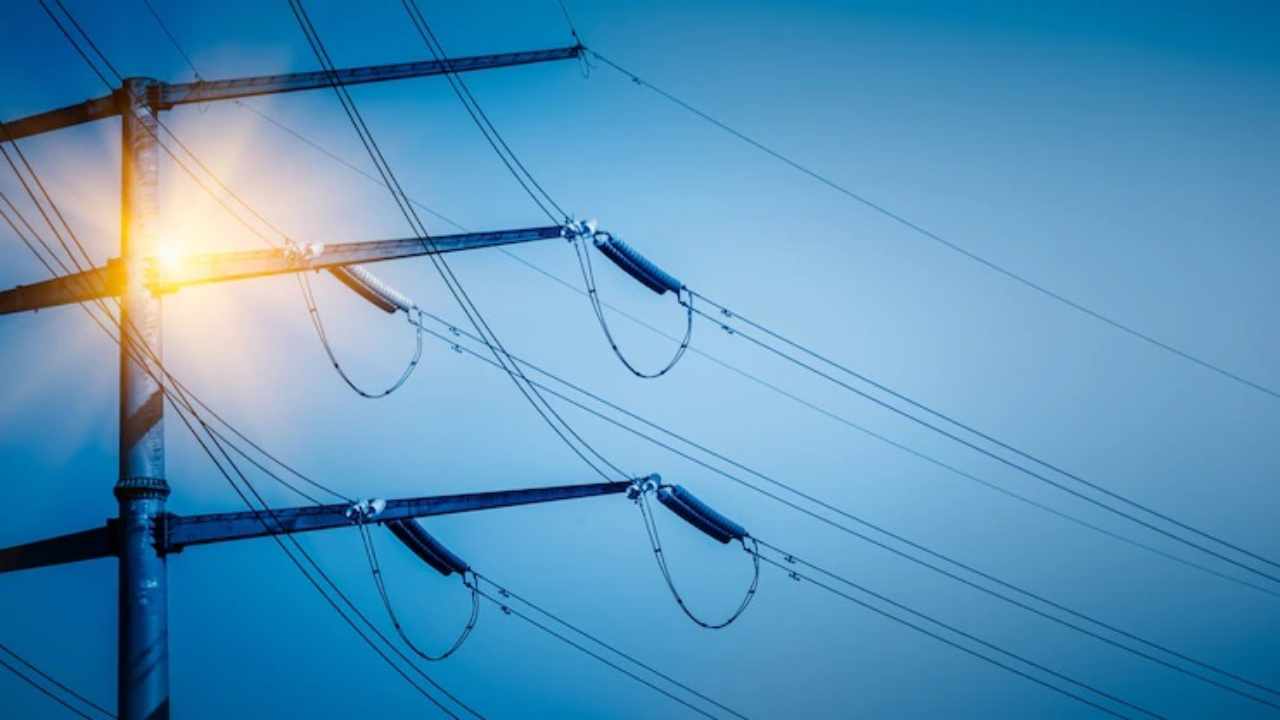 aumento delle bollette luce gas 2022 corrente elettrica