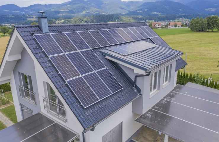 Una casa dotata di pannelli solari