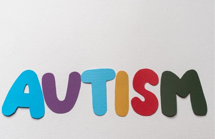 La parola autismo scritta in inglese